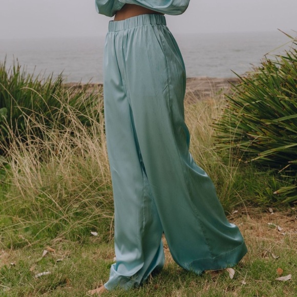 Daily Drills Silky Resort Pant in light Blue - Picture 3 of 9